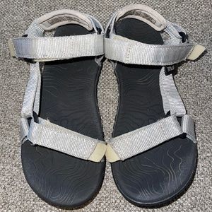 Silver Teva Hurricane 3